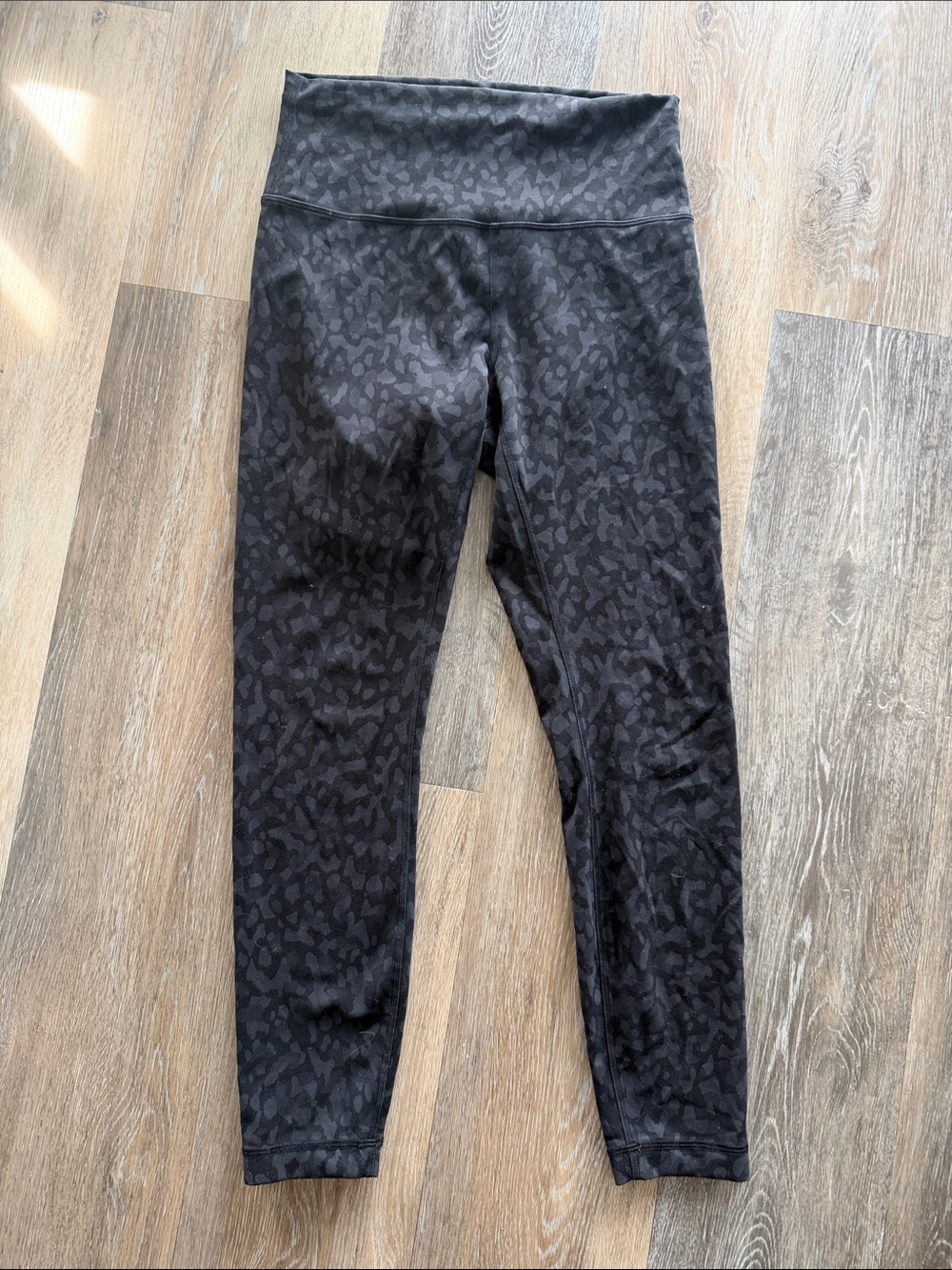 lululemon athletica Wunder Train, Sz 8